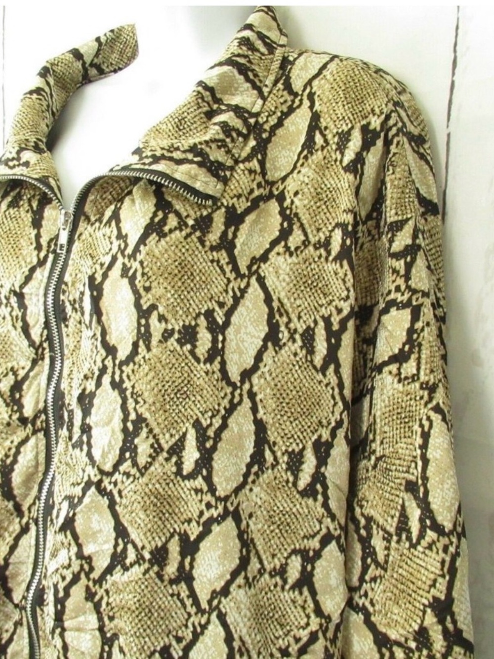 Missguided Oversized Bomber Jacket Python Snake - Picture 9 of 10